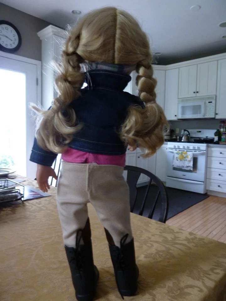muñeca nuestra generación 18 pulgadas con traje de equitación pelo rubio ojos azules Foto 3 de 3