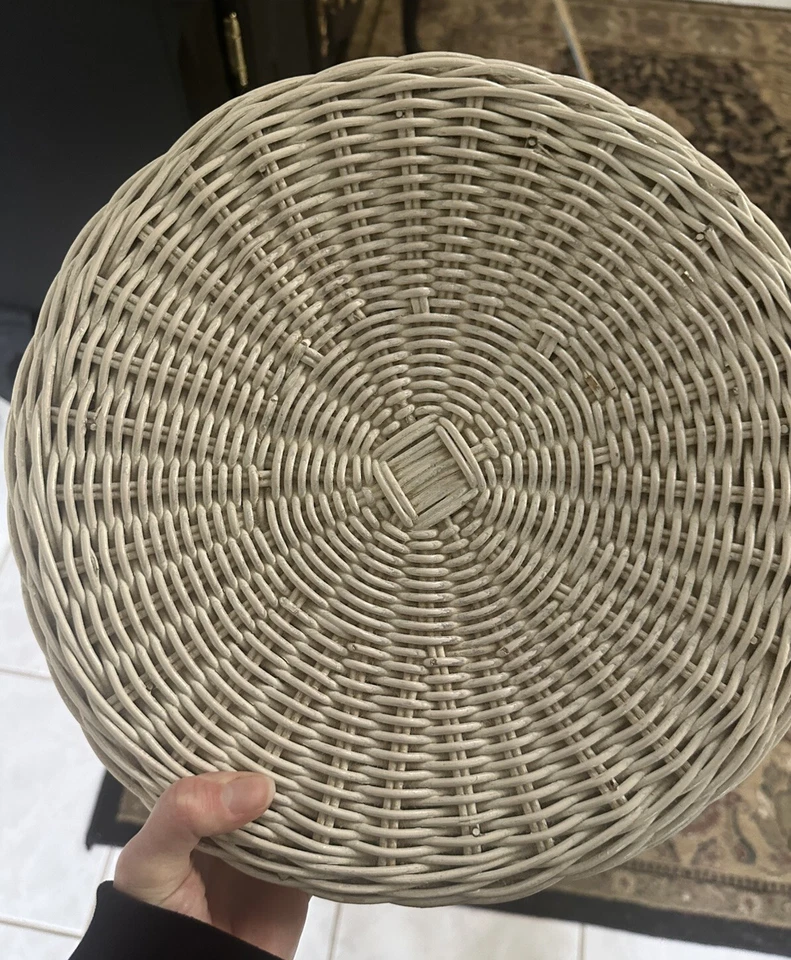 Vintage Wicker 4 Leg Vanity Stool Bathroom Bedroom White Plant Stand Side Table - Image 4 of 4