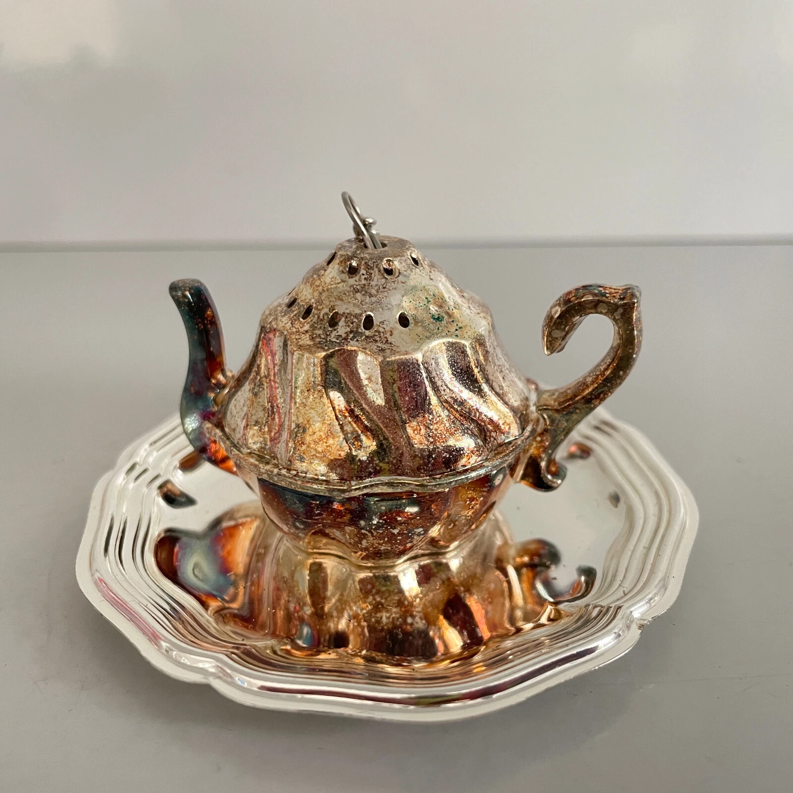 QUIST Silver Plated TEA STRAINER Egg Original Box Unused VINTAGE Tea