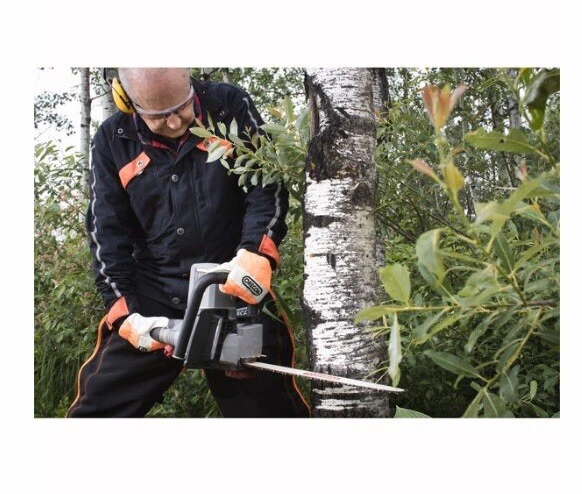 NEW Oregon Self Sharpening (15.7 Inch) 40cm Chainsaw 603354_AAB - Image 3 of 4