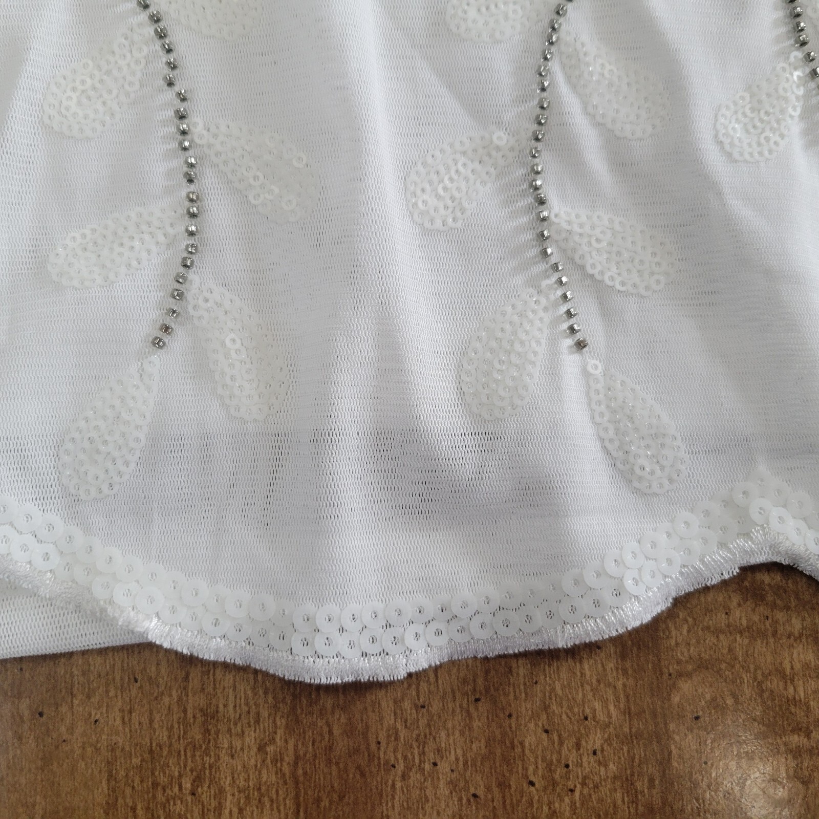 Ameri MODE WOMENS L/XL White Sequined Top - image 6