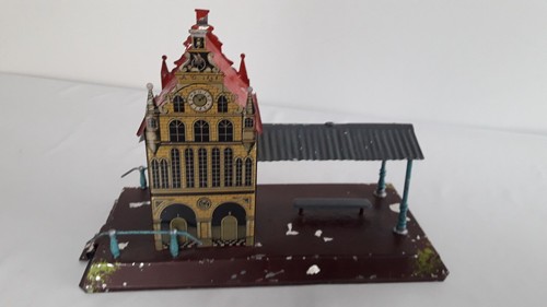 Blech Bahnhof Modellbahn Spielzeugeisenbahn, sehr alt - Bild 2 von 13