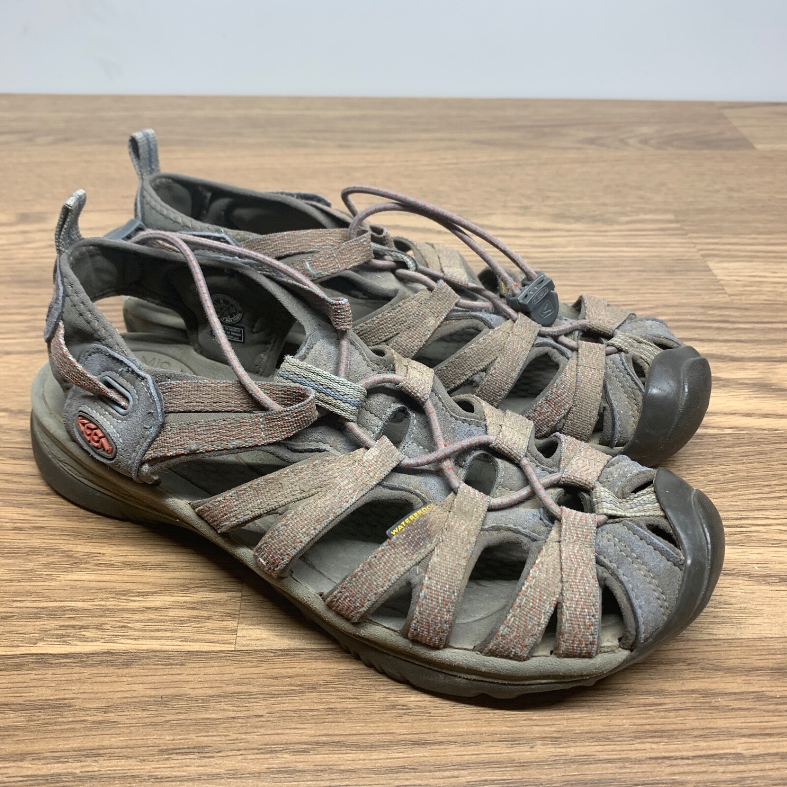 Sandali sportivi Keen da donna taglia 8 marrone grigio marrone marrone scarpe da trekking acqua