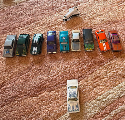 Set 10x US Muscle Cars & Klassiker Spielzeugautos + NASA Space Shuttle