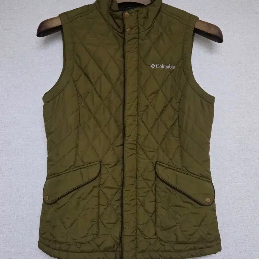 Columbia Women's Quilted Vest - Olive Khaki, Size 90, Pre-Owned thumbnail 6