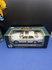 Road Legends 1989 LexusLS400 1:18 Scale Die Cast Model Car White 4 Door New/Box