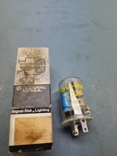 Lot of 1, Federal Mogul 263 Signal-Stat Electronic Flasher S.A.E J-590e & J-945b