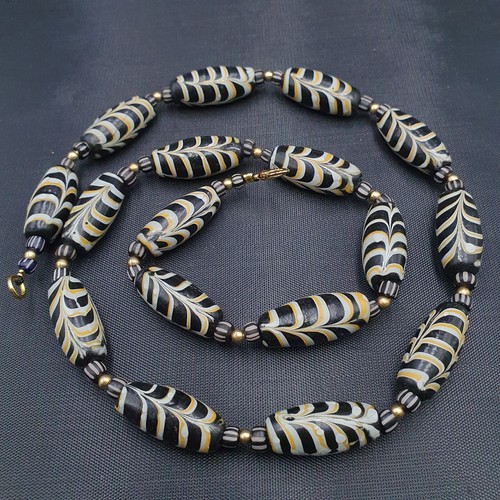 Hermoso collar vintage de vidrio de diseño de plumas de estilo veneciano con ... - Imagen 2 de 21
