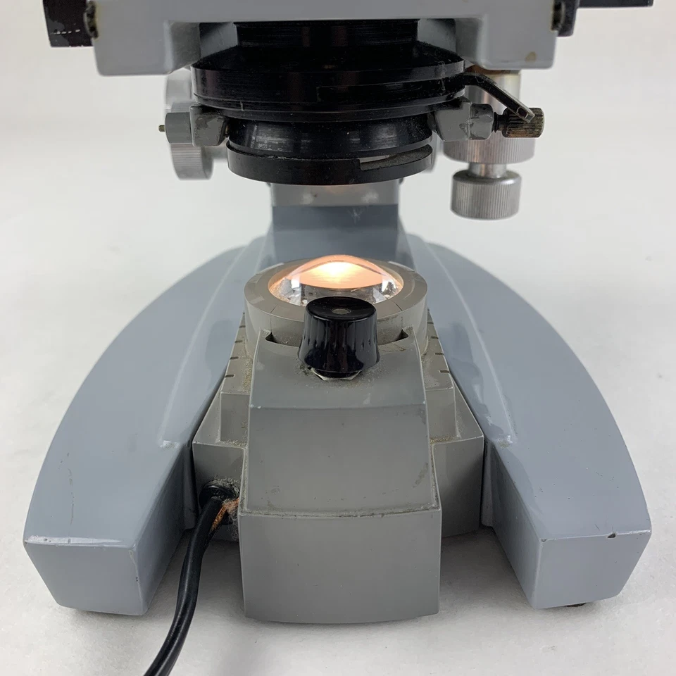 Microscopio de laboratorio American 1037 Spencer 100/1,25, aceite 10/,25, 45x NA 56 Foto 3 de 4