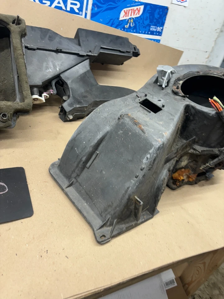 1987 88 89 90 1991 福特 F150 F250 F350 野马仪表板罩下加热器盒套装 Oem — 第 2/4 张图片