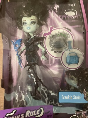 Monster High Ghouls Rule Frankie Stein Never Opened in Damaged box