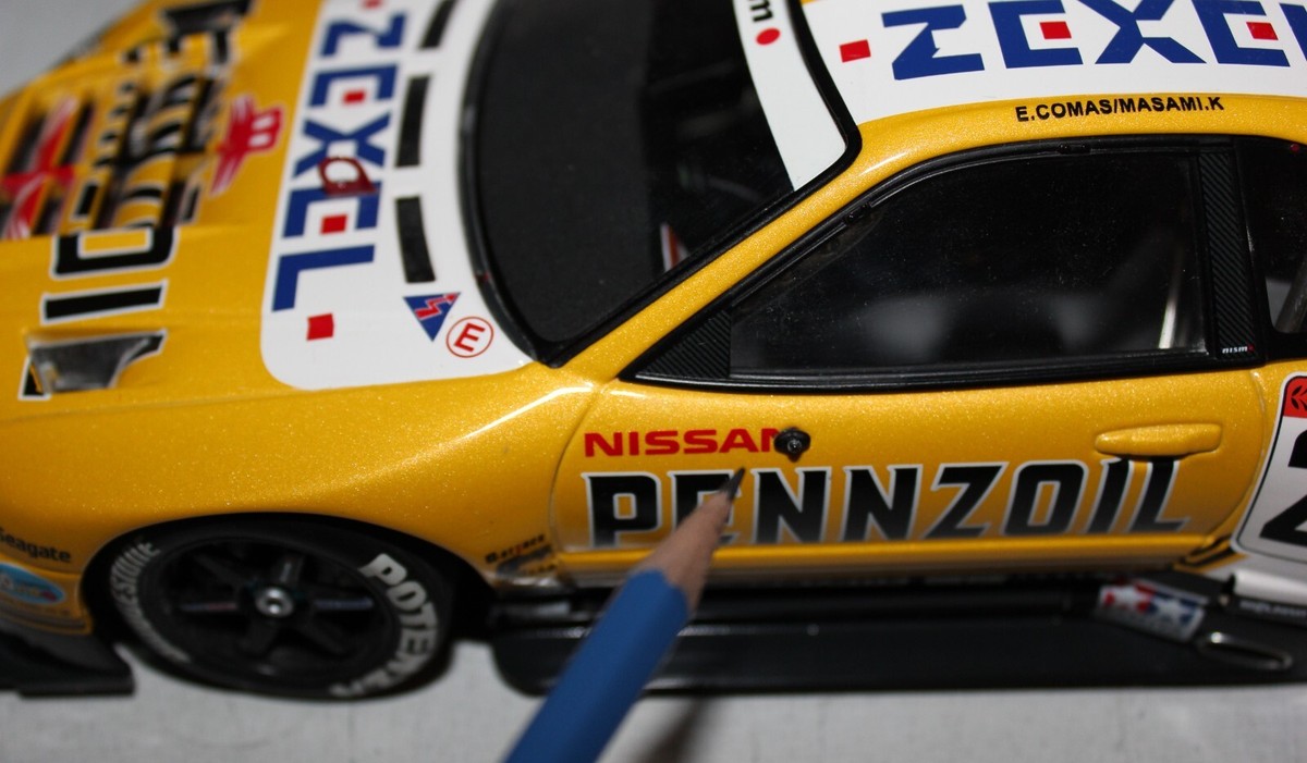 AutoArt 1:18 Nissan Skyline Nismo GTR R34 JGTC Pennzoil #23 broken