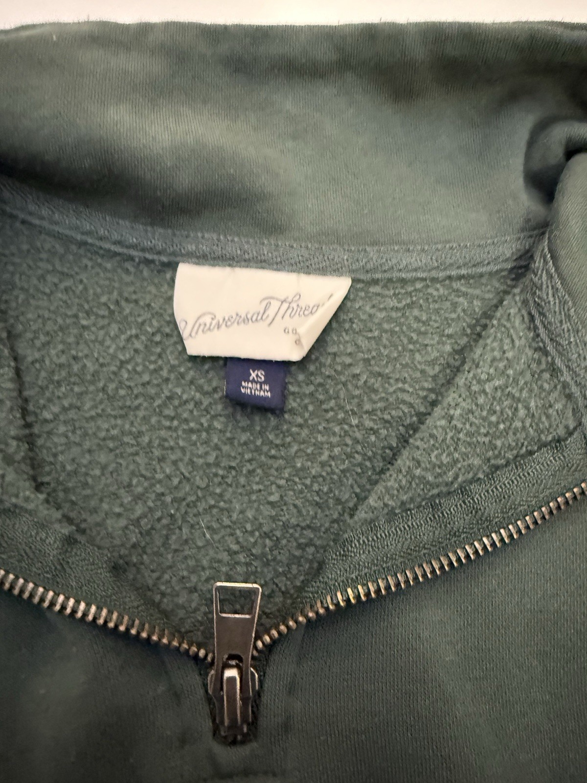 Universal thread Forrest Green Cropped Quarter Zi… - image 2
