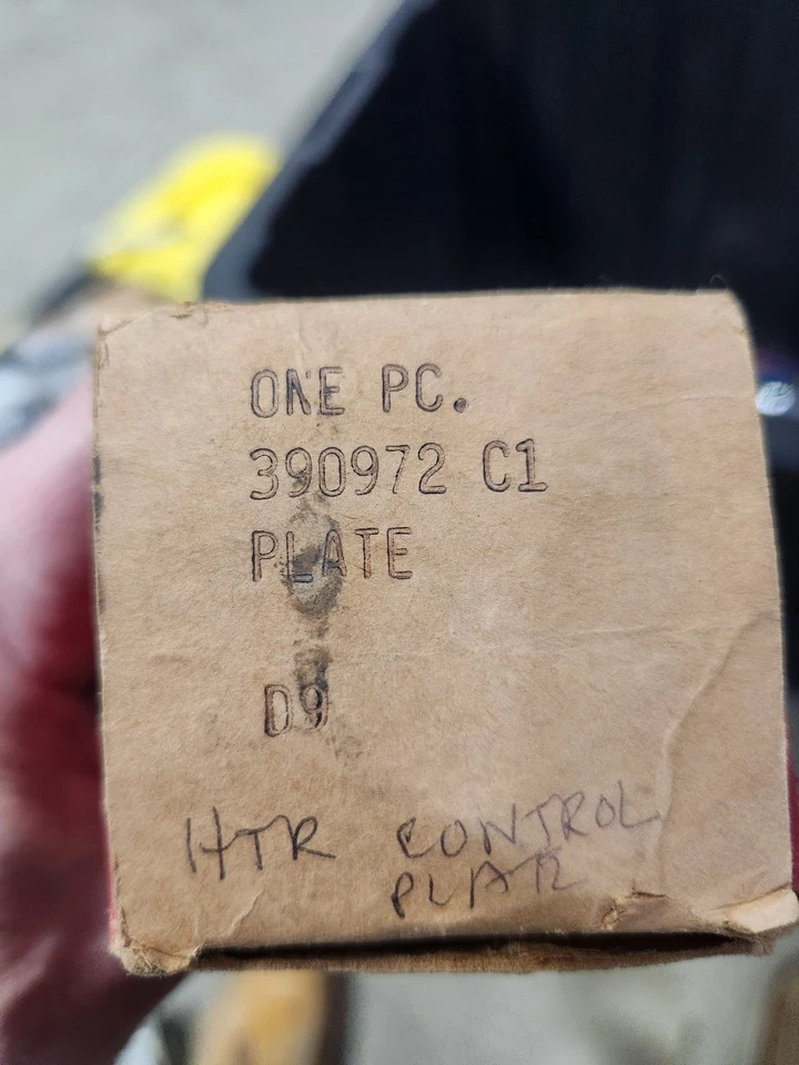 International Harvester 69-75 Calentador Descongelador Placa Travelall Pickup #390971C1 Foto 3 de 3