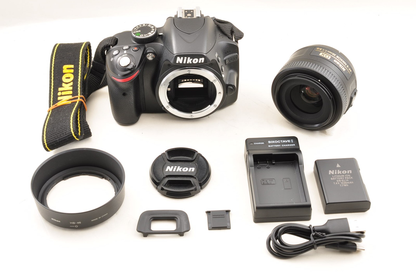 Nikon D3200 DSLR Camera /AF-S DX 35mm F1.8 G Lens Near Mint 12400shot #5342