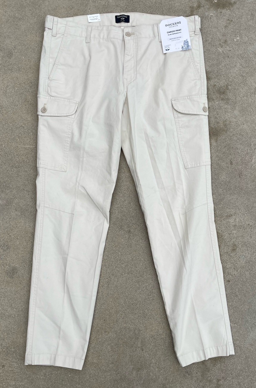 New Dockers Premium Men&rsquo;s Stretch Cargo Pant Slim Tapered Fit NWT 38/32 Beige