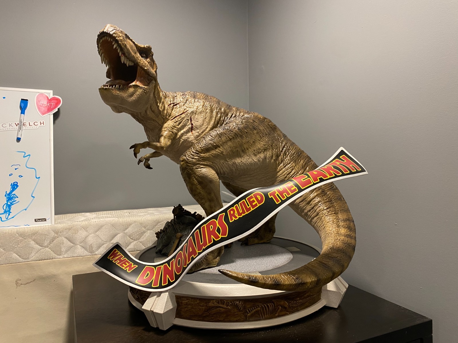 Chronicle Collectibles Jurassic Park Rotunda Rex 1:9 Scale Statue