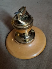 VTG EVANS TABLE LIGHTER, LIGHT COLOR WOOD BASE, POLISHED BRASS, EXC U