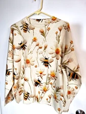 Pullover Sweater Plus Size 1XL - Crew Neck  3D effect Cream Bumble Bees Daisies 
