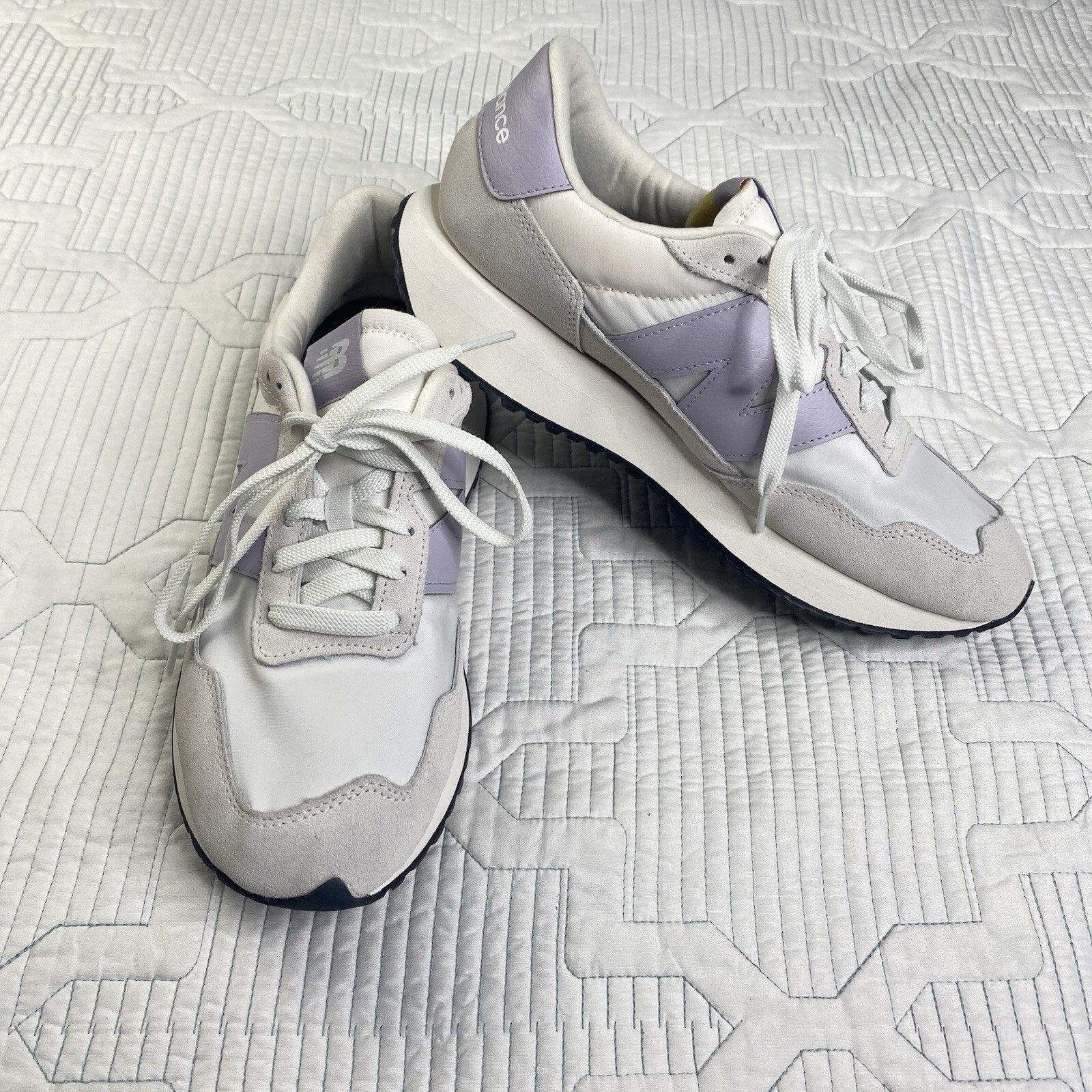 New Balance 237 Sneakers Womens 11 White Lavender Purple Shoes Athletic