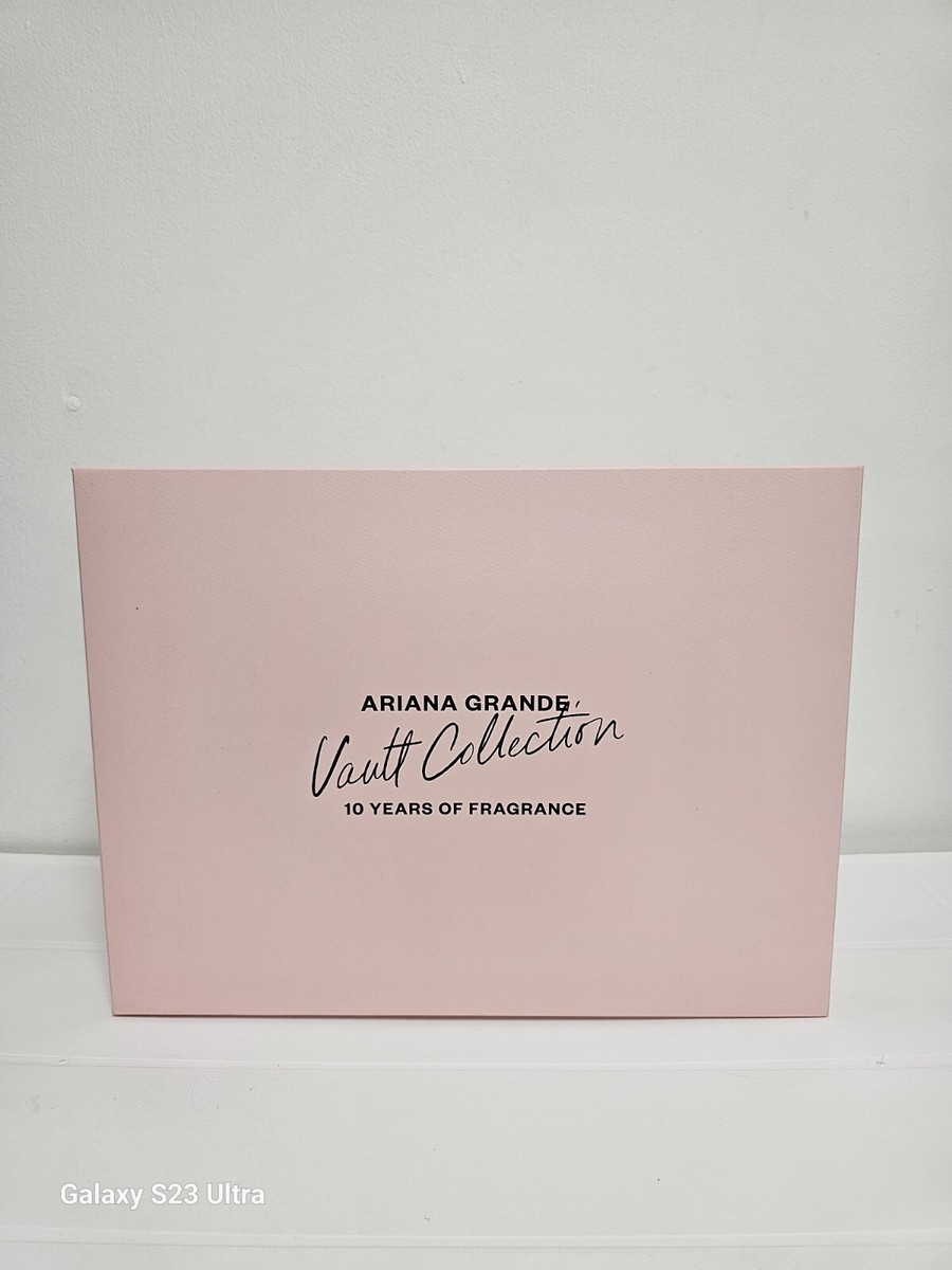 Ariana Grande 12pc Holiday Vault Advent Calendar Perfume Set 2024