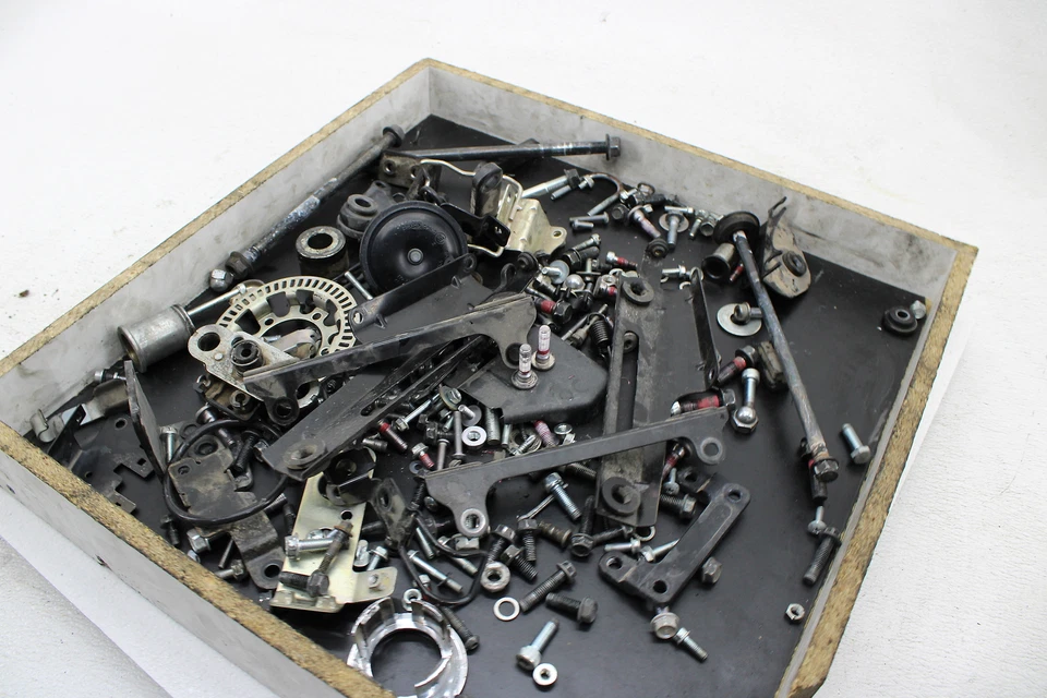 09-25 Kawasaki Vulcan 1700 Vn1700 Vaquero Abs Misceláneos Tornillos de Herrajes Foto 4 de 4