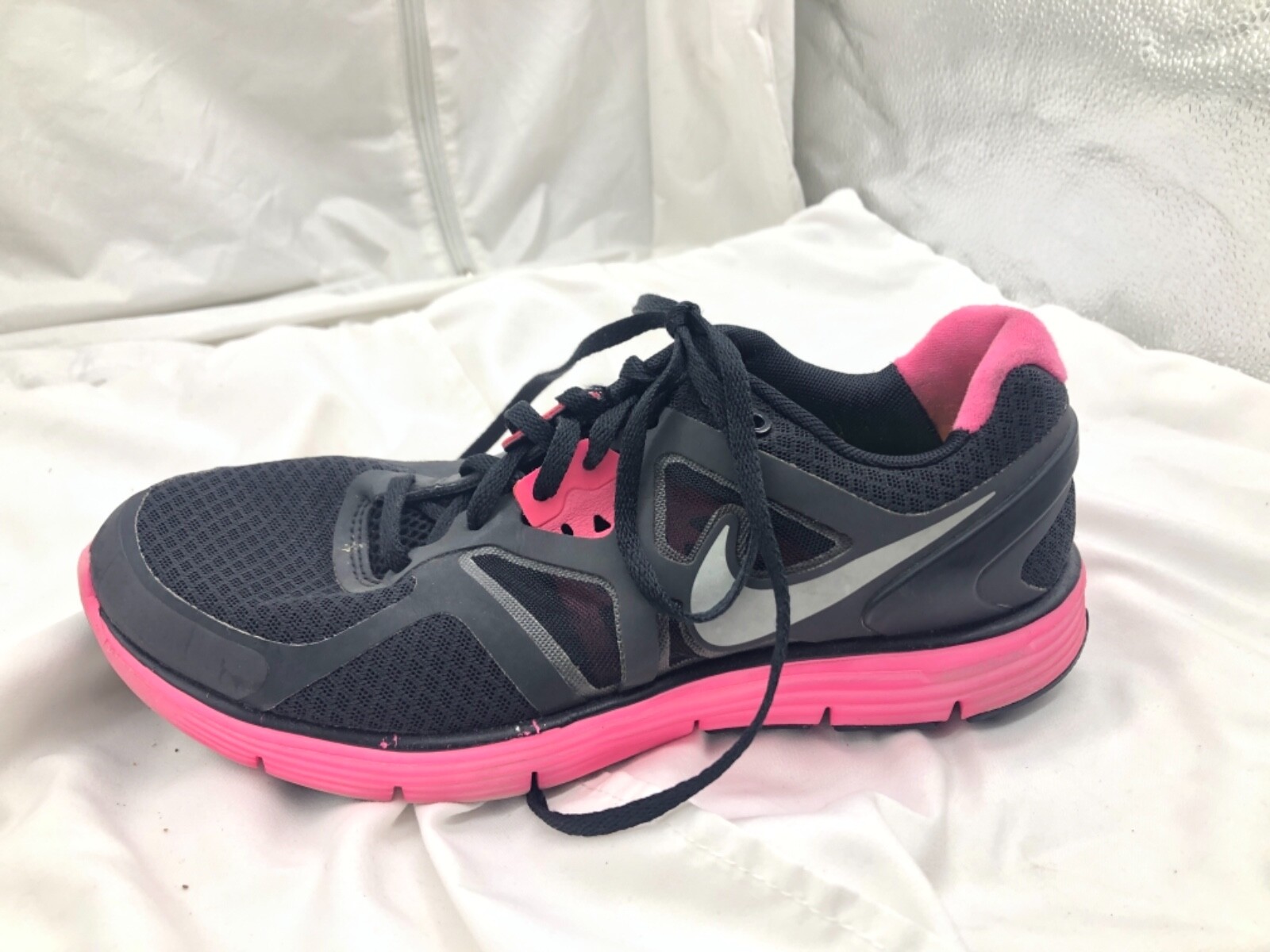 nike revolution 3 womens