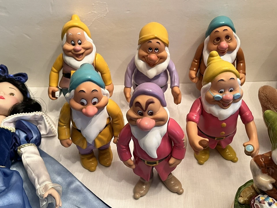 HUGE Disney Princess Snow White Seven Dwarfs Barbie Doll Collection Lot AMAZING - Image 2 of 4