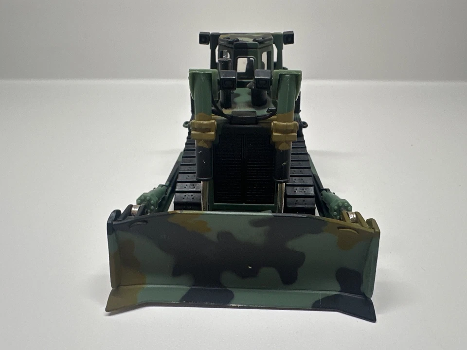 Cat D8R Series II Military Track-Type Tractor - Norscot - 1/50 - Image 2 of 4