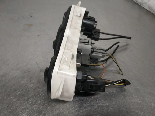 98AB18C419 Mando Climatizador para FORD FOCUS BERLINA (CAK) Ambiente 2002 435239 - Imagen 2 de 6