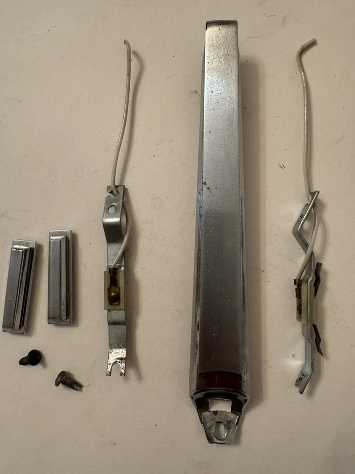 OEM GM 1967 Pontiac GTO Lemans Tempest Deluxe Steering Wheel Spoke Plus Buttons Foto 2 de 4