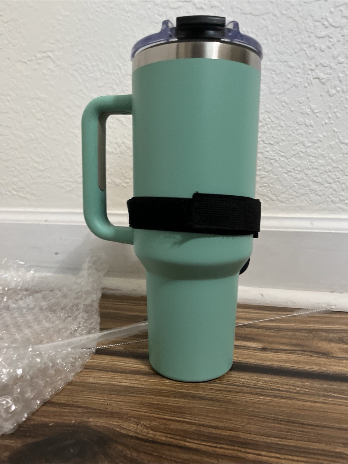 S That Keep Your Water Cold All Day.￼￼