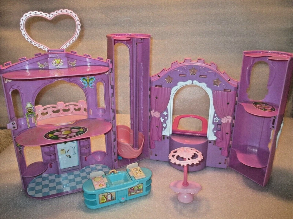 My Little Pony 2003 Pink Celebration Castle Opens Up Kitchen Stove Sink Musical - Image 3 of 4