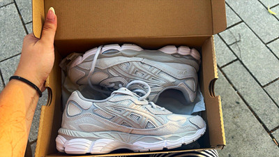 Einmal getragene Asics Gel NYC weiß grau mit original karton und impregnierung