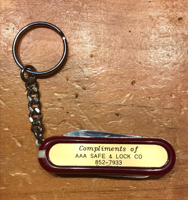 VINTAGE 5 TOOL POCKET KNIFE & KEY CHAIN COMPLIMENTS OF AAA SAFE & LOCK