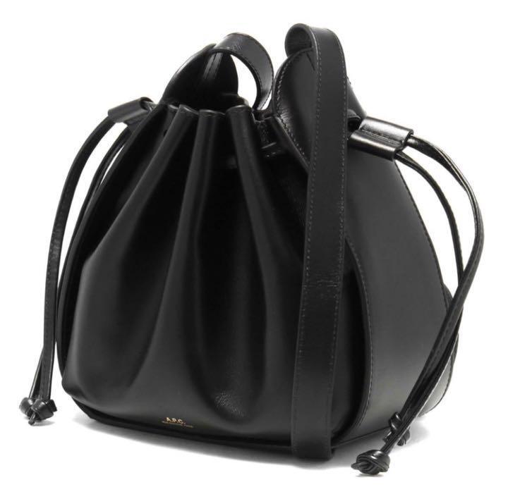 【関税&送料込】A.P.C. Two-Tone Synthetic Leather Plain Snea Le Neige Bag | Grained leather | A.P.C. Accessories