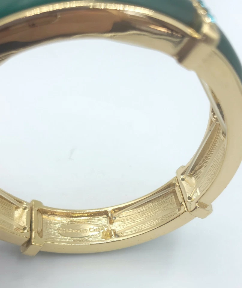 Pulsera elástica Coldwater Creek gruesa tono dorado verde estrás acrílico Foto 3 de 4