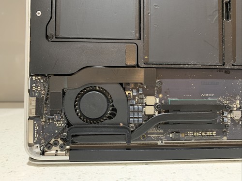 Apple MacBook Air 13.3" (mid-2013) Core i5 1.3 Ghz, 4GB RAM, A1466, NO POWER #6 - Picture 11 of 12