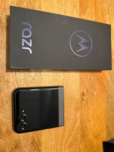 Motorola Moto Razr (2024) 256GB XT2453-3 Koala Gray Boost Mobile Only