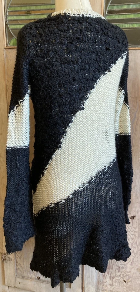 Free People Plumero Largo Cárdigan Suéter Chaqueta Blanco y Negro Bloque de Color Talla XS Foto 2 de 4