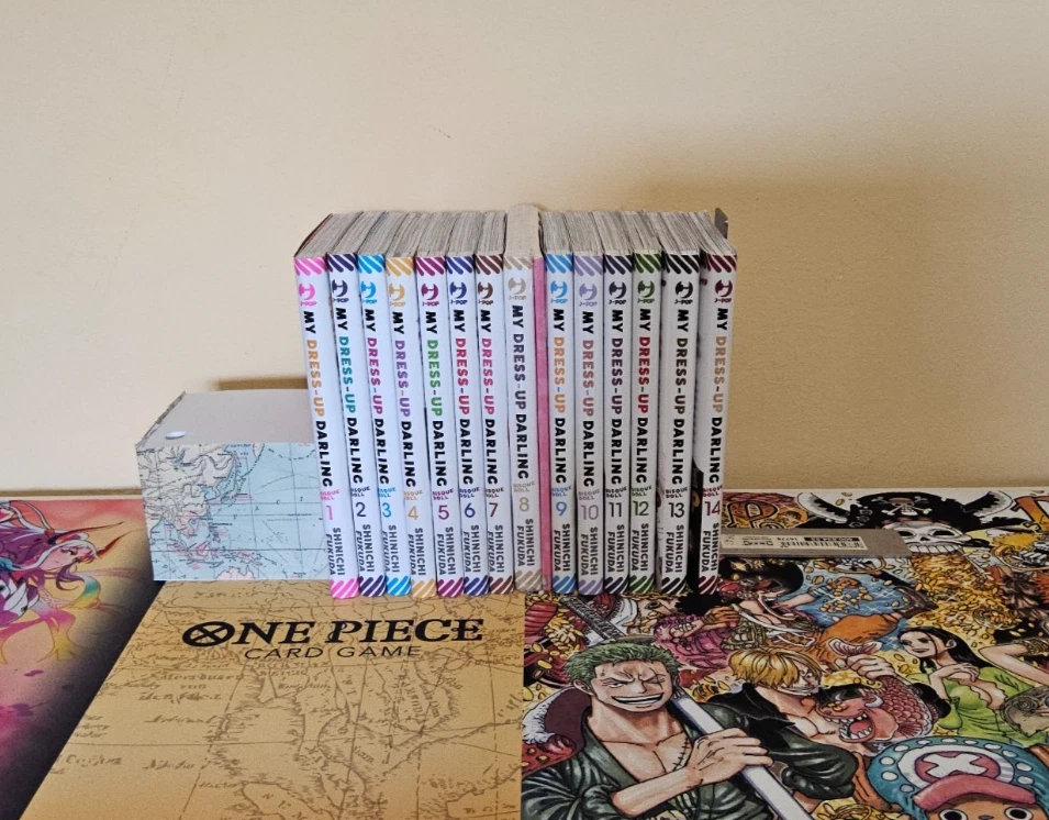 My Dress-Up Darling Manga Volumi 1-14 J-POP – Sequenza Completa (Vol.8 variant)  - Immagine 2 di 2