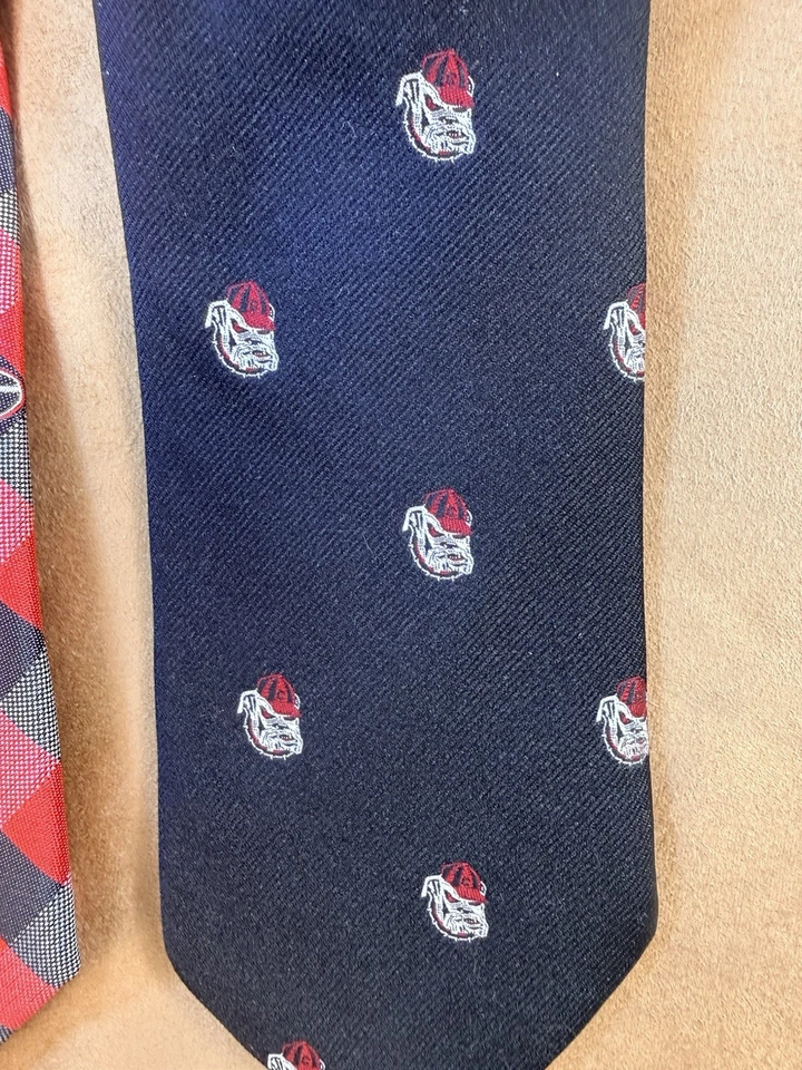 2 Bulldogs UNIVERSIDAD DE GEORGIA UGA 100% Seda Águilas Ala Corbata Adulto Foto 2 de 4