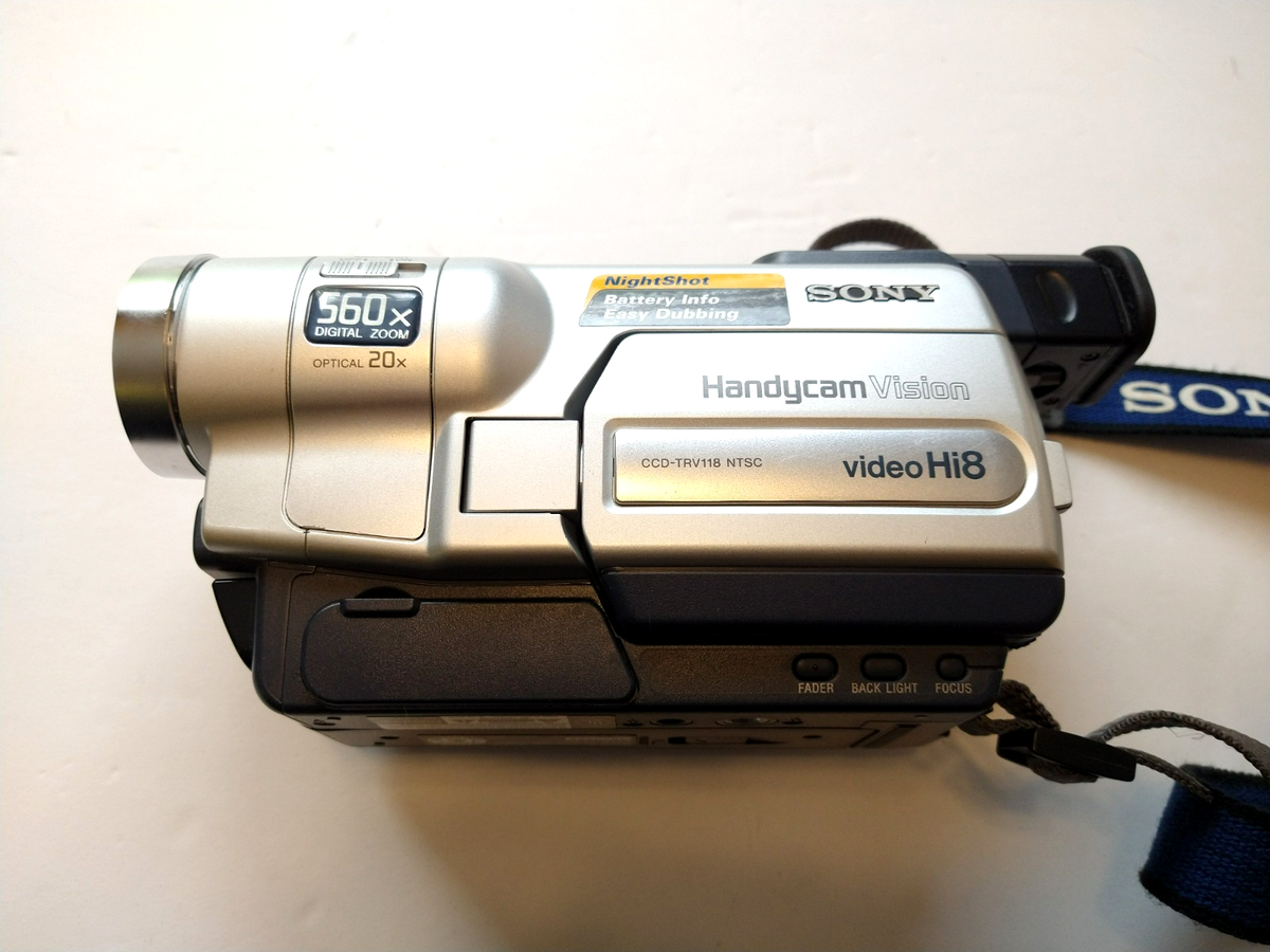 Sony CCD-TRV118 Hi8 8mm Video Camera Transfer Bundle Night Vision