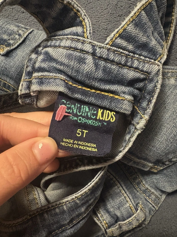 Genuine Kids Overall Shorts Girls 5T Blue Denim Light Wash Floral Embroidered - Image 2 of 2