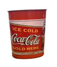 Cesta de basura clásica vintage de Coca Cola algunos daños y desgaste