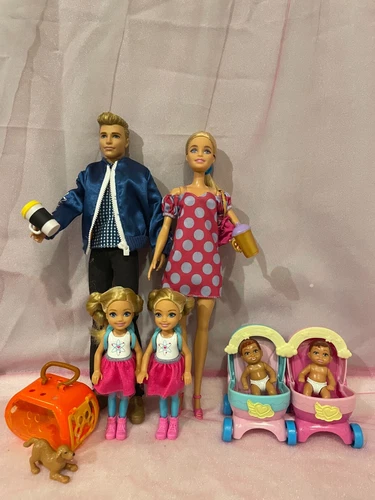 Family Dolls Set of 6 People with Mom, Dad, 4 Kids and a Puppy