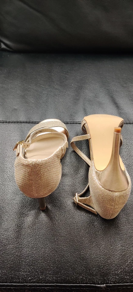 Chaussures de soirée type sandales à talons dorées neuves pour femme - taille 36 - Photo 3/4