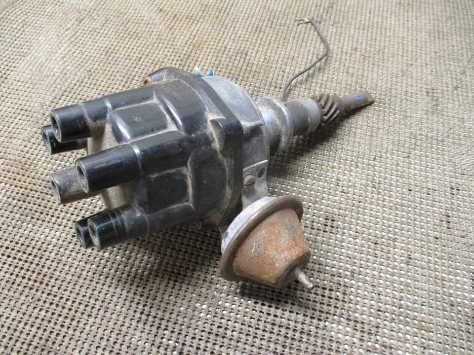 1962-70 Chevrolet Chevelle Nova Chevy II 194 230 6 Cylinder Distributor 1110464 - Image 3 of 4