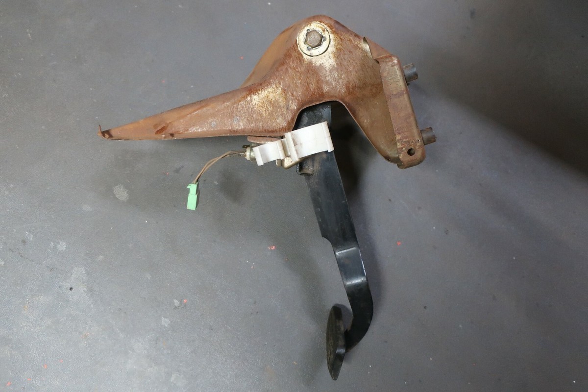 ボルテコン 1979 - 1981 Datsun 280ZX Brake Pedal Box Assembly - Single
