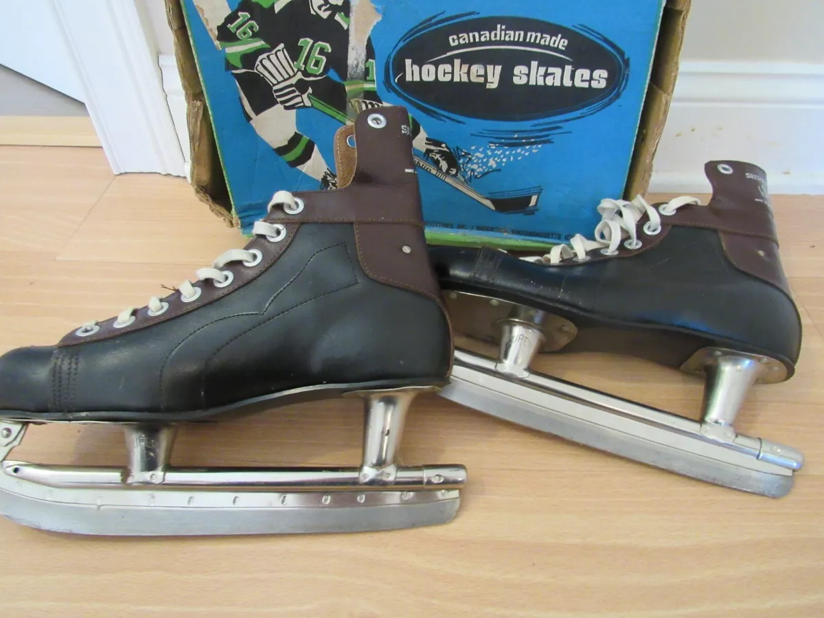 Boots that look store like hockey skates